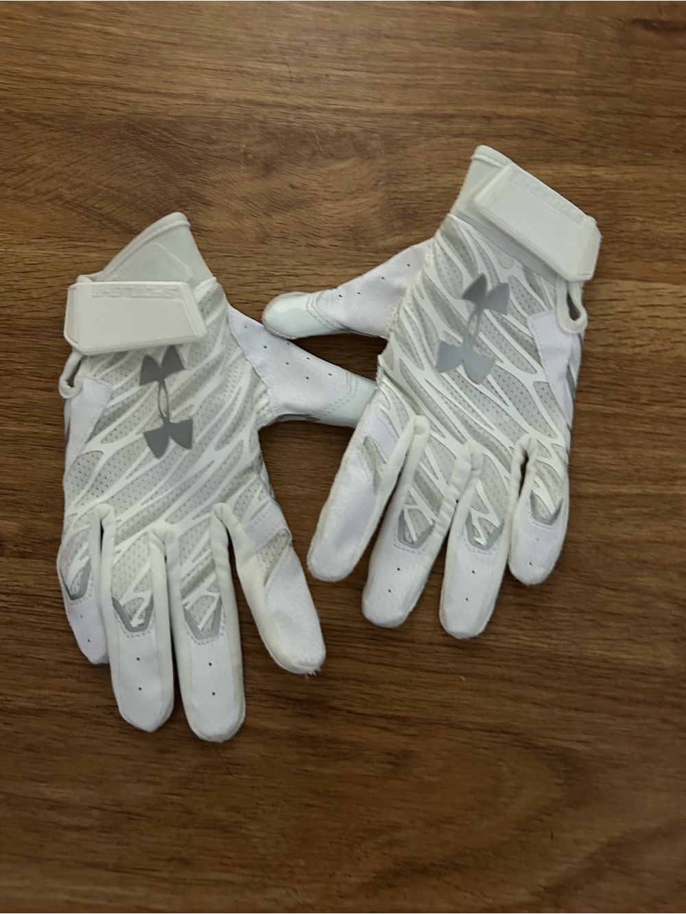 Under Armour White and Silver Performance Gloves